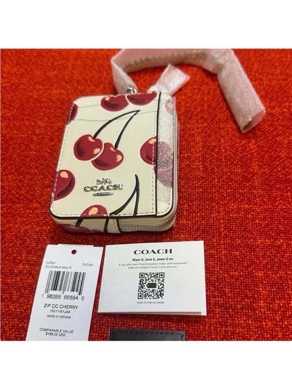 ❤️❤️❤️Coach Zip card case with cherry print ❤️❤️❤️